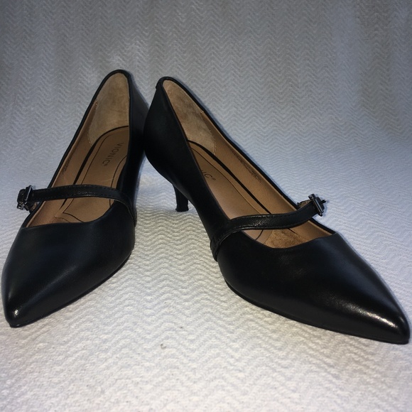Vionic Shoes - Kit Minnie Kitten Heel Sz 7 black strap leather